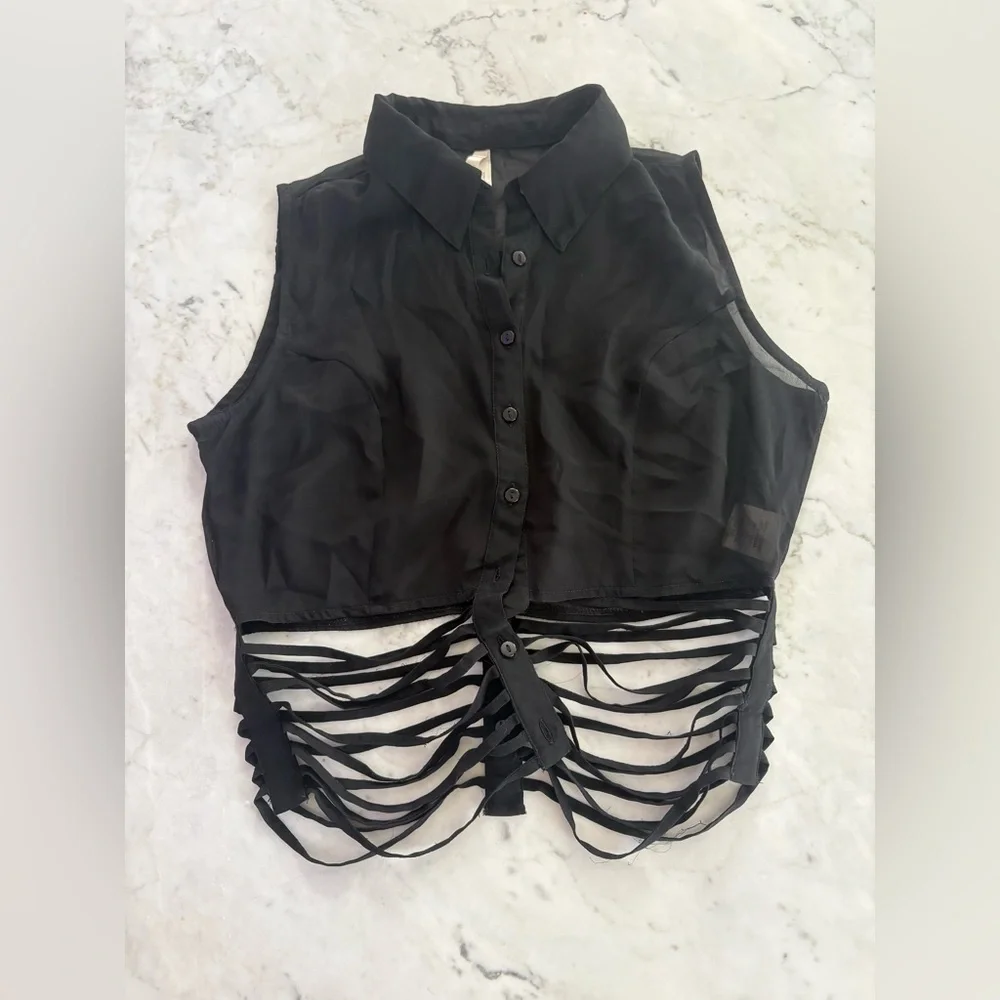 Truth Black Sleeveless Vest - Picture 2 of 4
